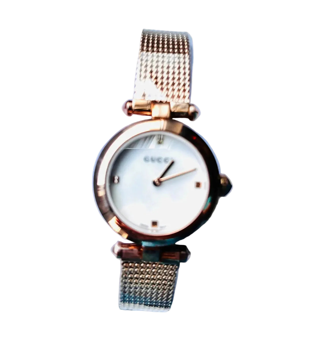 Gucci Diamantissima Damenuhr mit Perlmuttzifferblatt und rosegoldenem Armband - YA141517