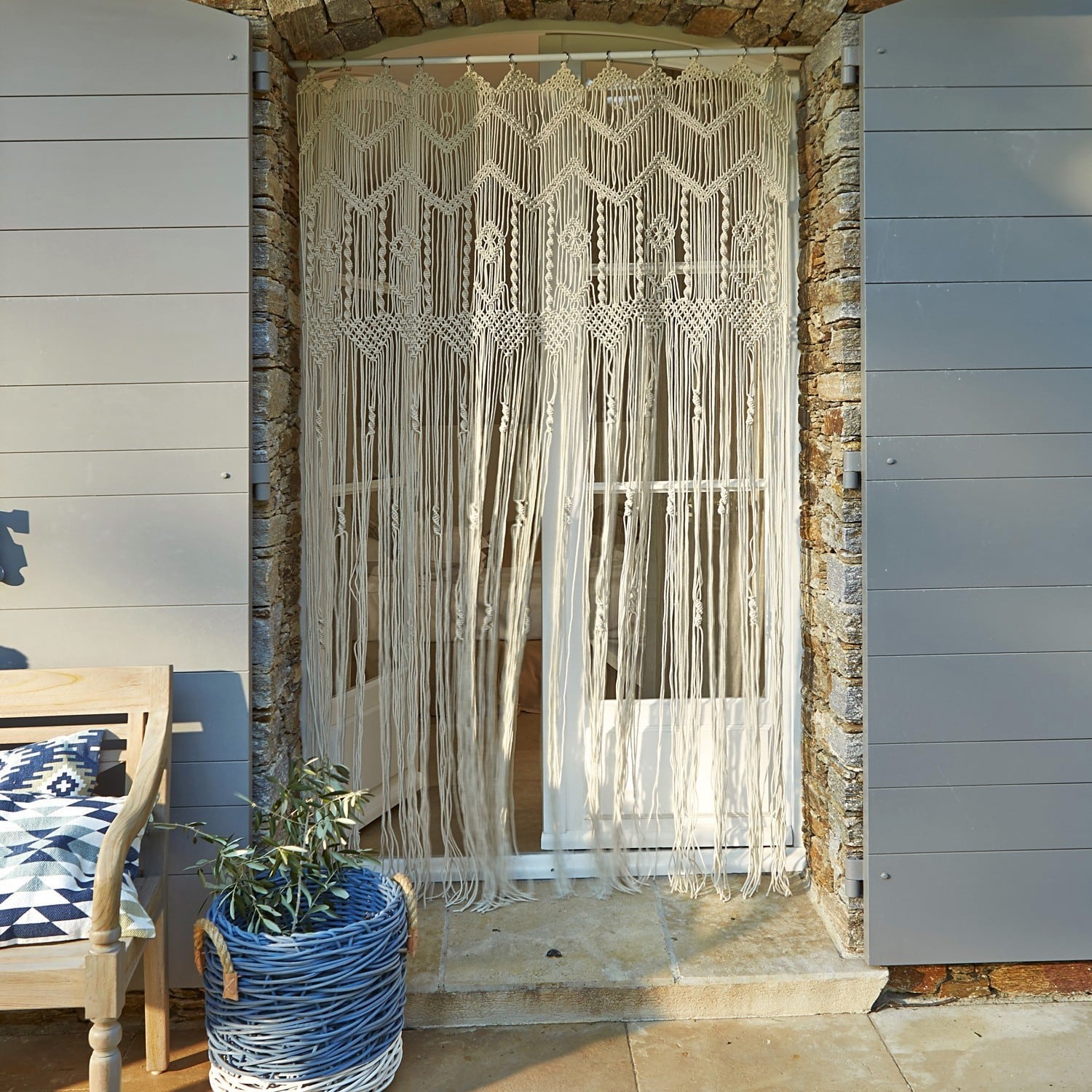 Curtain Jael