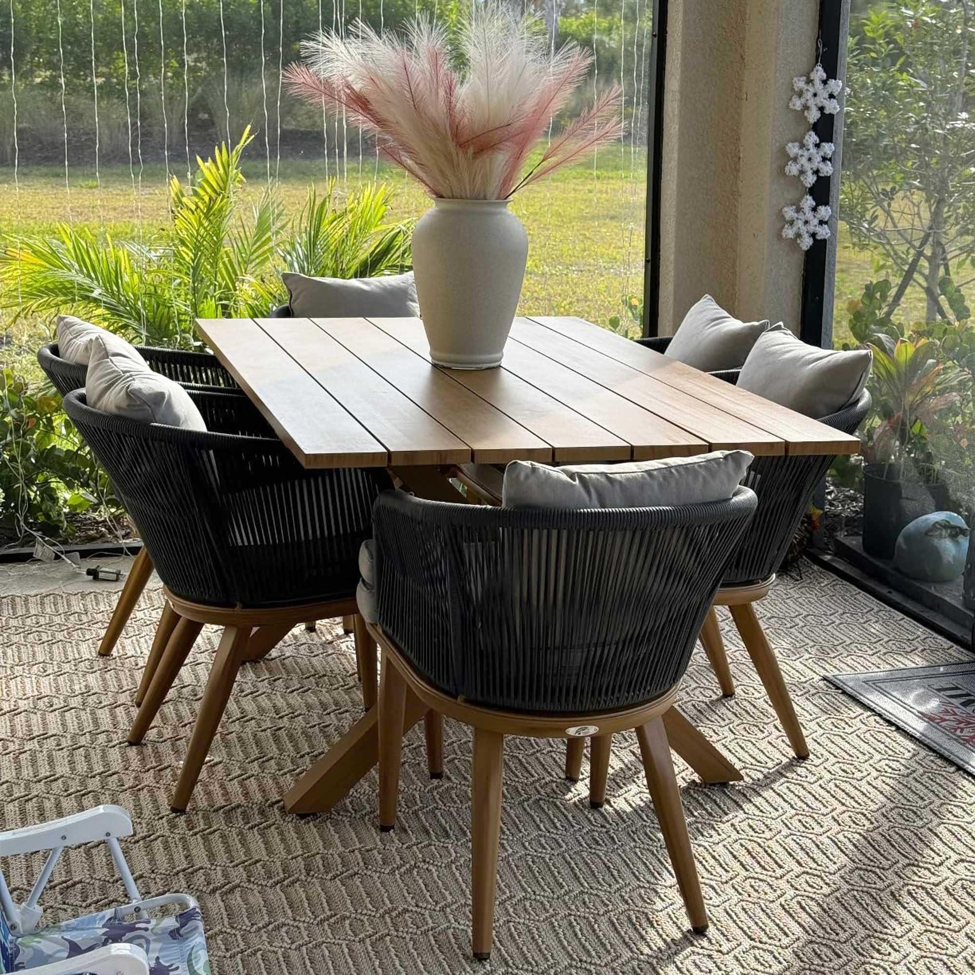PURPLE LEAF Teak Patio Esstischset mit Kissen und Kissen, Wetterbeständiger Rattan-Esstischsets für Garten, Terrasse und Hof