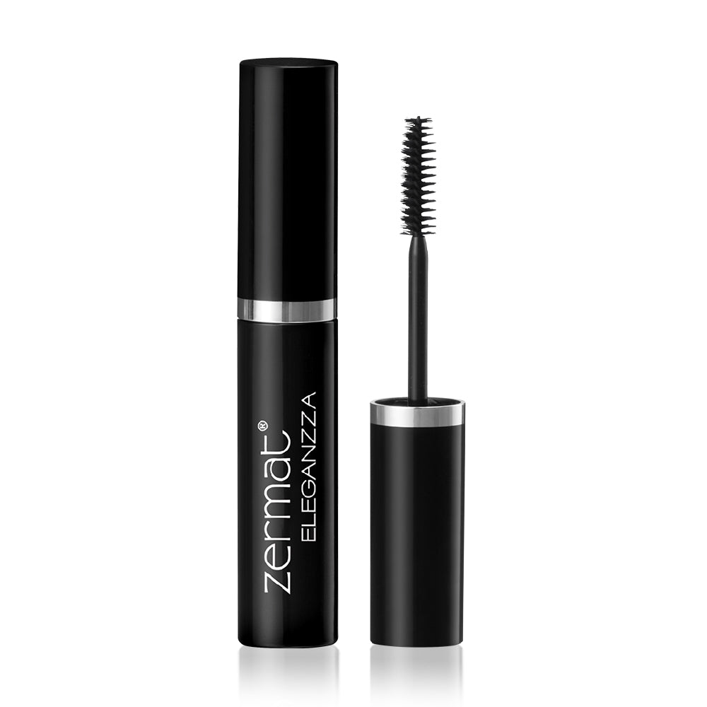 Schwarze Wimperntusche