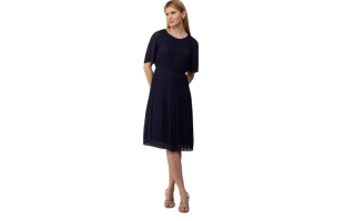 Plissiertes Chiffonkleid mit Bindegürtel