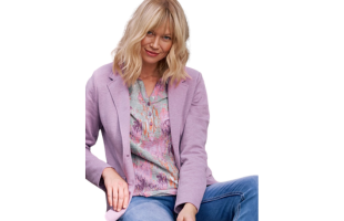 Wrinkle-Free: Patterned Blouse
